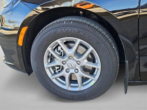 New 2026 Chrysler Pacifica Select image 10