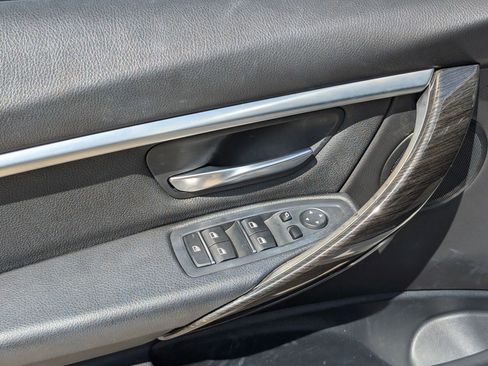 Used 2018 BMW 330i Sedan RWD image 15