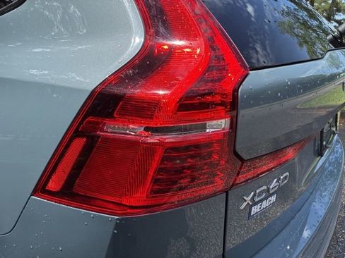 Used 2023 Volvo XC60 B5 Plus w/ Climate Package FWD image 13