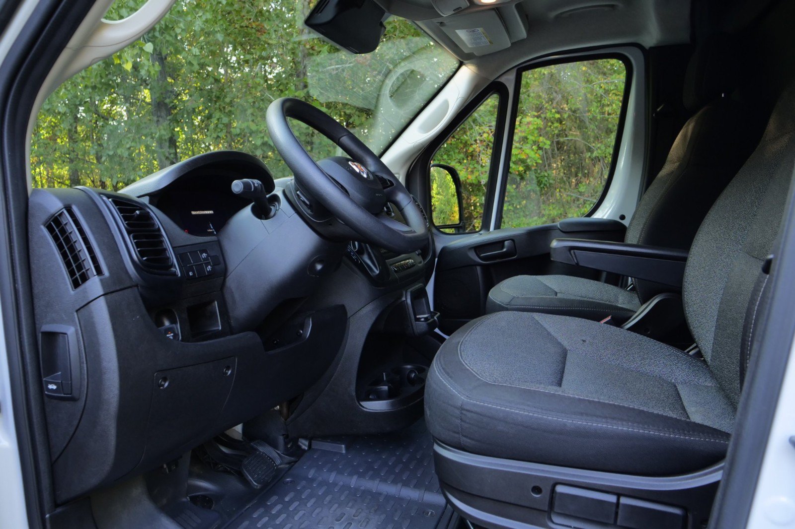 Used 2023 RAM ProMaster 2500 w/ Convenience Group FWD image 18