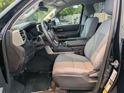 Used 2023 Toyota Tundra SR5 w/ SR5 Convenience Package AWD/4WD image 17