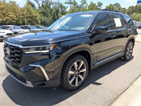 Certified 2024 Honda Pilot Touring image 6