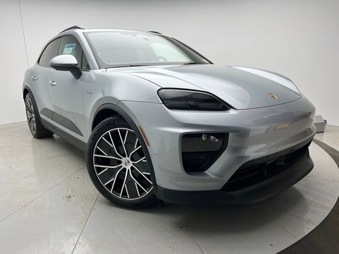 Used 2025 Porsche Macan Electric image 24
