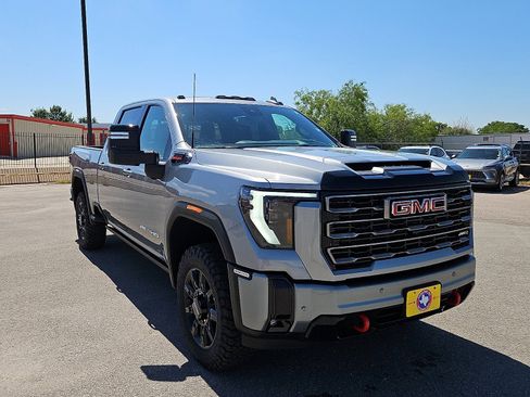 New 2026 GMC Sierra 2500 AT4 w/ AT4 Premium Plus Package AWD/4WD image 7