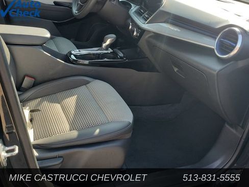 Used 2024 Chevrolet Trax LT FWD image 28