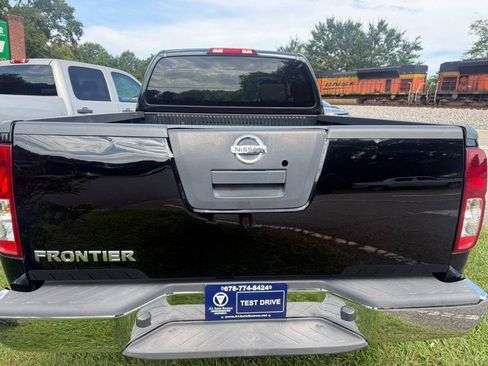 Used 2010 Nissan Frontier XE w/ XE Preferred Pkg RWD image 8