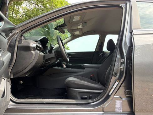 Used 2025 Nissan Altima 2.5 SV FWD image 27