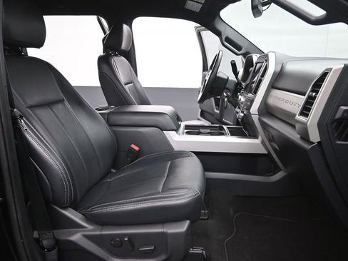 Certified 2022 Ford F250 Lariat w/ Lariat Value Package image 27