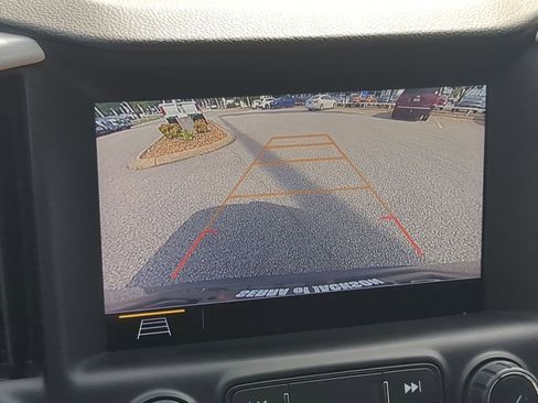 Used 2020 GMC Terrain SLE w/ Driver Convenience Package FWD image 16