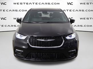 New 2026 Chrysler Pacifica Select video 2