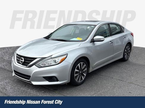 Used 2016 Nissan Altima 2.5 SL w/ Moonroof Package image 1