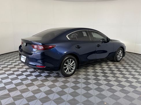 Used 2020 MAZDA MAZDA3 Sedan FWD image 9