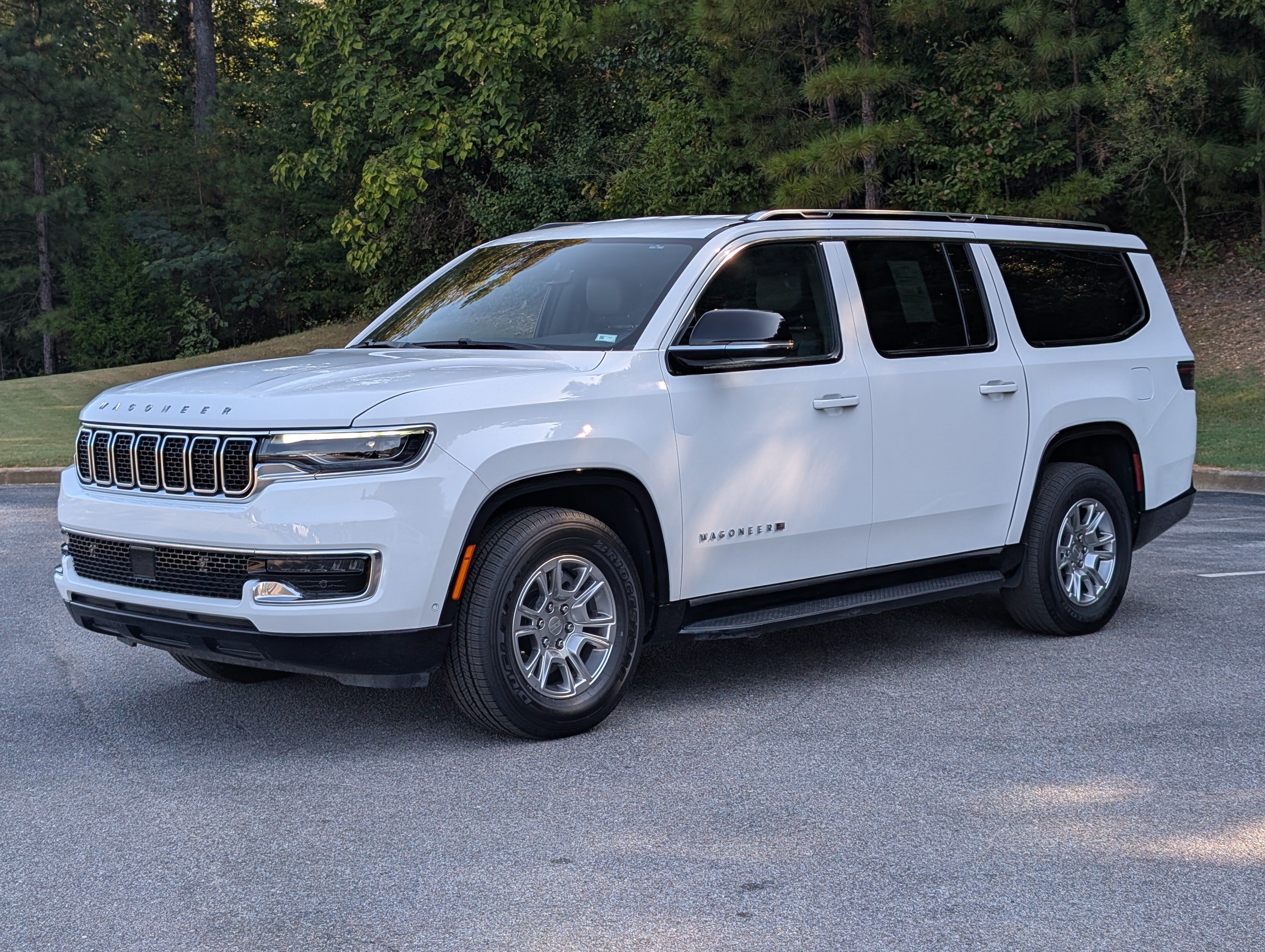 Used 2024 Jeep Wagoneer L 2WD image 6