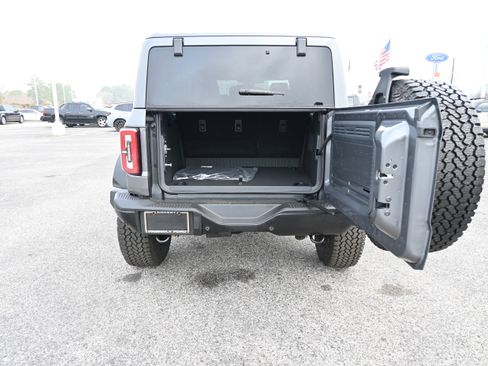 New 2025 Ford Bronco Badlands image 6