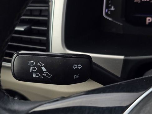 Used 2019 Volkswagen Atlas SEL Premium image 34