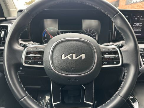 Certified 2023 Kia Sorento EX AWD/4WD image 33
