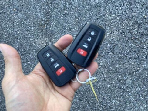 Used 2019 Toyota Camry SE w/ Convenience Package image 14