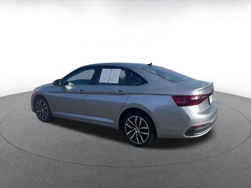 Used 2025 Volkswagen Jetta SE image 10