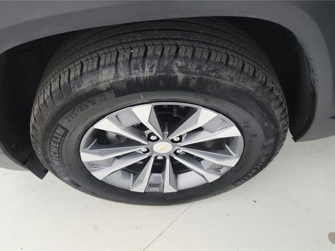 Used 2025 Chevrolet Equinox LT image 29