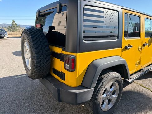 Used 2015 Jeep Wrangler Unlimited Sport w/ Quick Order Package 24S AWD/4WD image 6