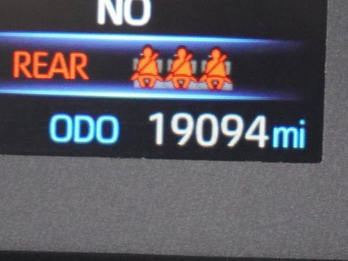 Used 2024 Toyota Corolla SE image 3