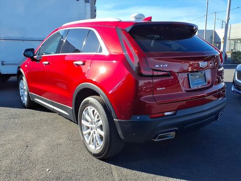 Certified 2023 Cadillac XT4 Luxury w/ Cold Weather Package image 7