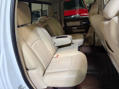 Used 2018 RAM 3500 Laramie RWD image 32