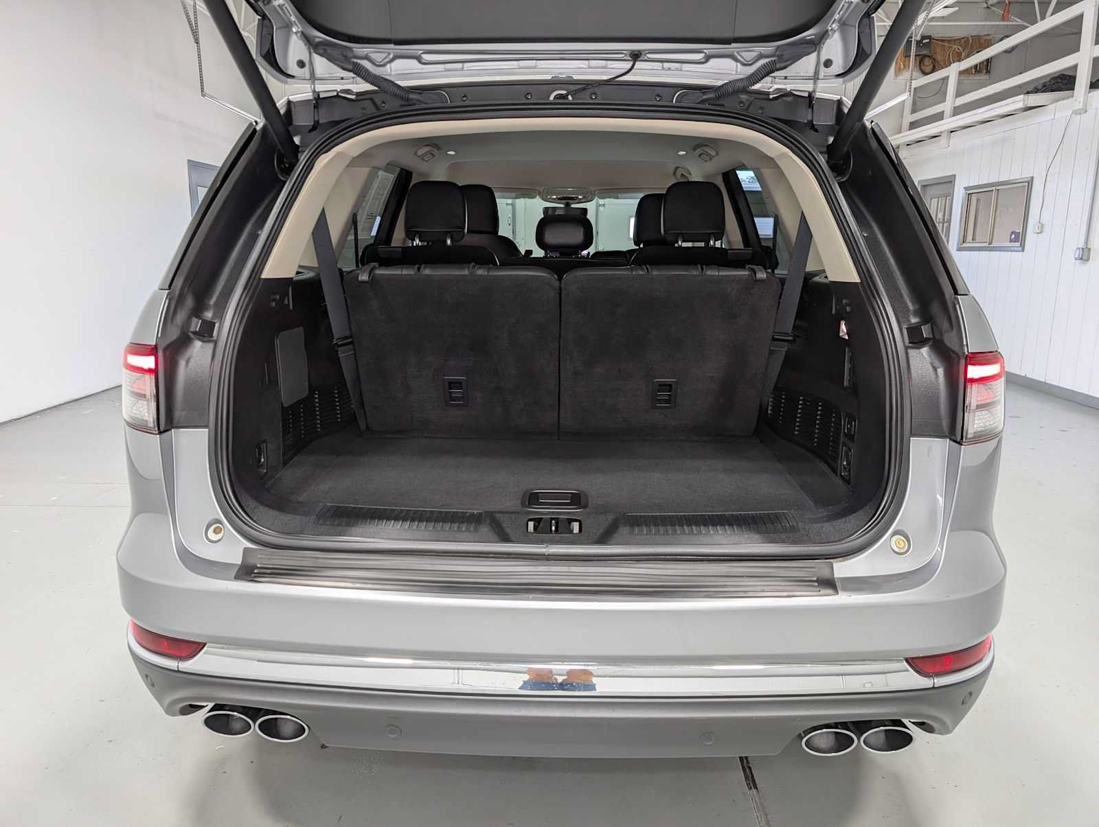 Used 2021 Lincoln Aviator AWD w/ Elements Package image 36