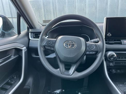 Used 2025 Toyota RAV4 LE image 27