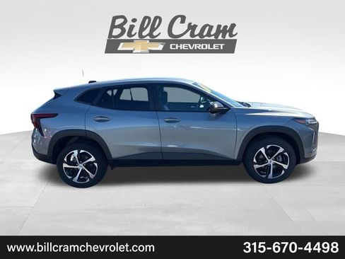 Used 2024 Chevrolet Trax RS w/ Driver Confidence Package FWD image 36