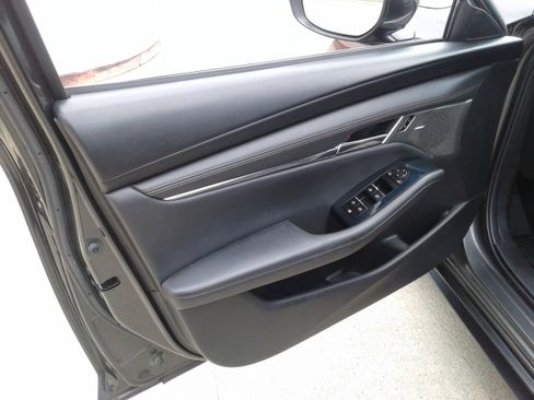 Used 2019 MAZDA MAZDA3 Hatchback w/ Premium Package FWD image 15