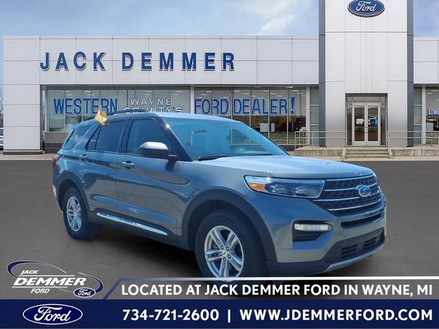 Certified 2024 Ford Explorer XLT w/ Equipment Group 202A AWD/4WD image 1