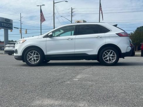 Certified 2022 Ford Edge SEL w/ Convenience Package AWD/4WD image 3