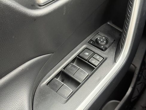 Used 2025 Toyota RAV4 XLE AWD/4WD image 11