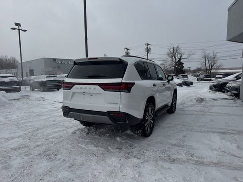 Used 2024 Lexus LX 600 4WD w/ Luxury Package image 2