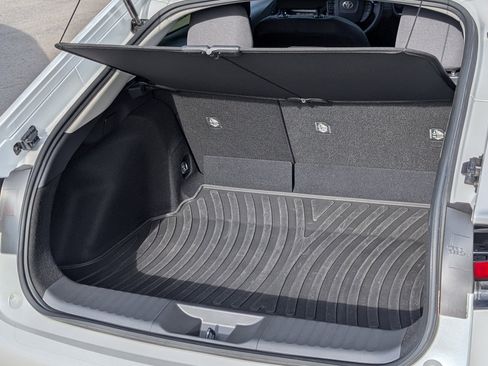 Used 2023 Toyota Prius LE image 9