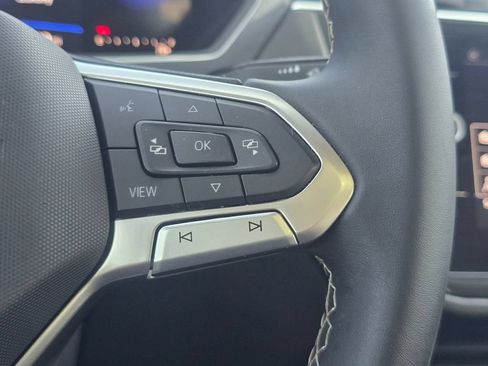 Used 2023 Volkswagen Tiguan SE FWD image 30