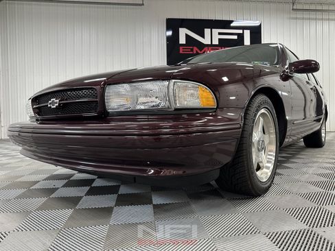Used 1995 Chevrolet Impala SS RWD image 12