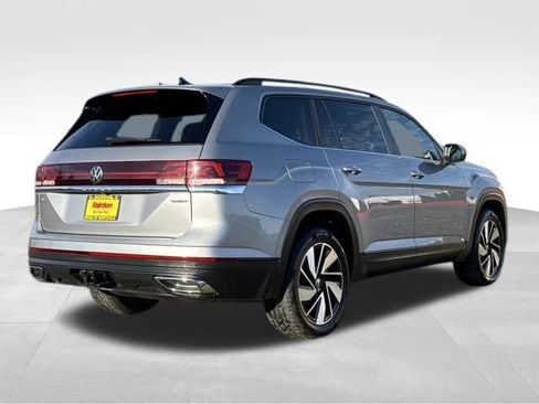 Used 2024 Volkswagen Atlas SE image 7