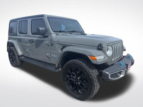 Used 2022 Jeep Wrangler Unlimited Sahara w/ Cold Weather Group AWD/4WD image 4