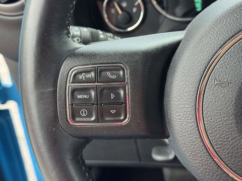 Used 2018 Jeep Wrangler Unlimited Sport S AWD/4WD image 25