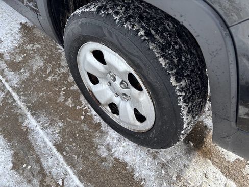 Used 2016 Jeep Cherokee Sport w/ Cold Weather Group image 11