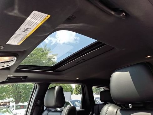 Used 2021 Jeep Grand Cherokee Limited w/ Premium Lighting Group AWD/4WD image 14