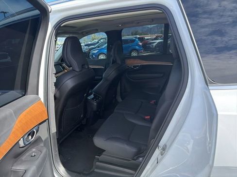 Used 2024 Volvo XC90 B5 Plus image 23