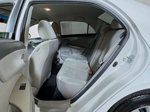Used 2013 Toyota Corolla LE FWD image 19