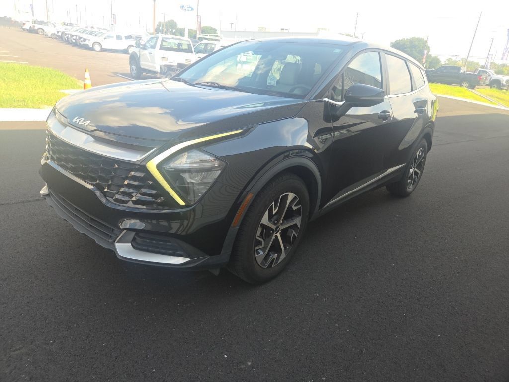 Used 2023 Kia Sportage EX FWD image 3