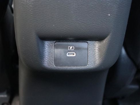 Used 2025 Nissan Versa SV FWD image 21