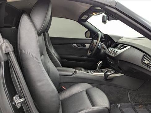 Used 2014 BMW Z4 sDrive35i image 16