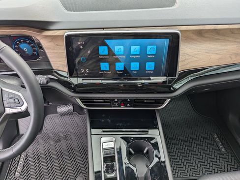 New 2026 Volkswagen Atlas SE image 17