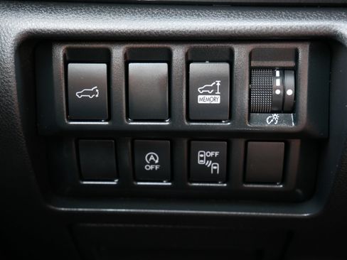 Used 2019 Subaru Forester Premium AWD/4WD image 26